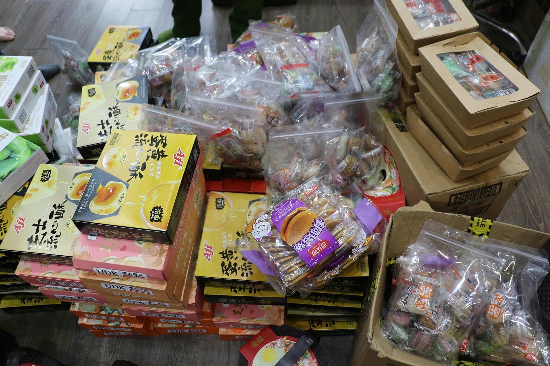   Phát hiện loạt cơ sở kinh doanh bánh trung thu không rõ nguồn gốc, nhập lậu