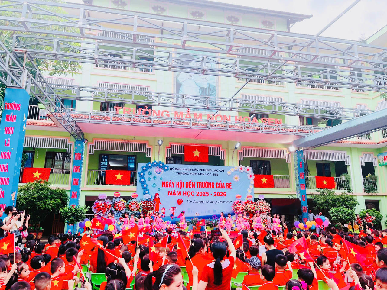 Toàn thể học sinh mầm non, phổ thông; học viên hệ giáo dục thường xuyên; sinh viên các trường trung cấp, cao đẳng trên địa bàn tỉnh Lào Cai nghỉ học trong ngày 06/10/2025 (thứ 2) để đảm bảo an toàn.