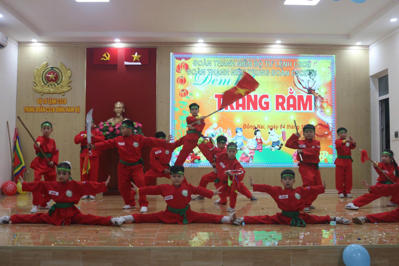 Tiết mục văn nghệ tại chương trình.