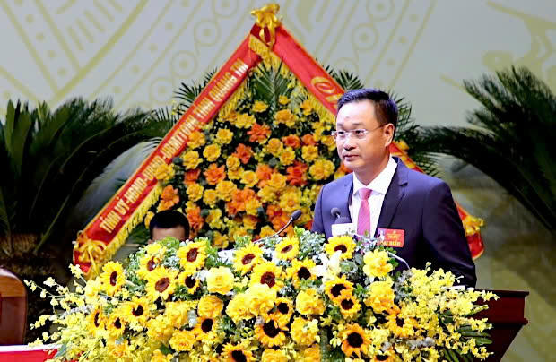 Bí thư Tỉnh ủy Quảng Trị Lê Ngọc
Quang trình bày diễn văn khai mạc.