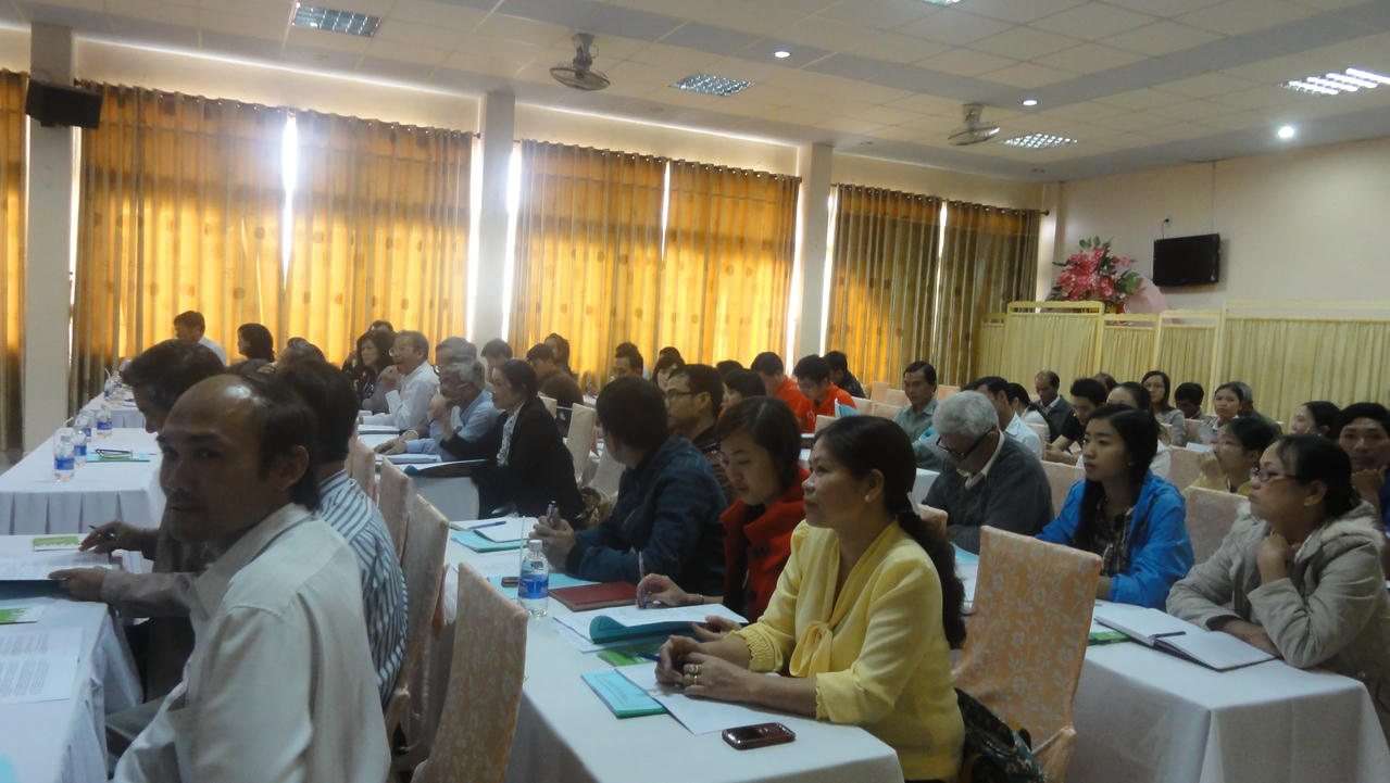 Các hoạt động tuyên truyền phòng chống tệ nạn xã hội thu hút đông đảo cán bộ cơ sở tham gia.