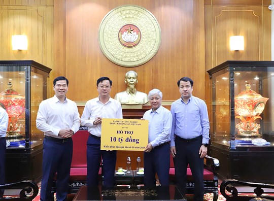 Hơn 752 tỷ đồng ủng hộ đồng bào khắc phục hậu quả bão số 10
