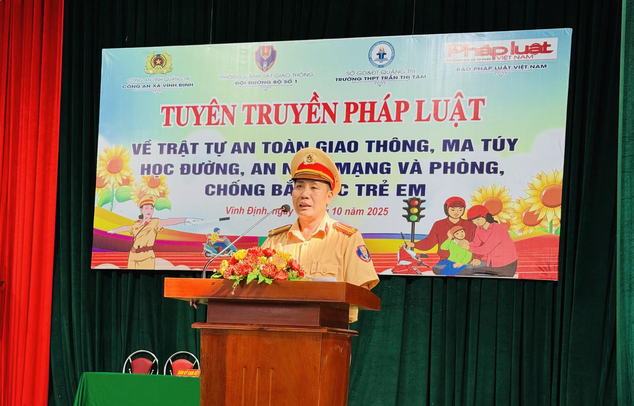 Trung tá Trần Mạnh Hà, Phó Đội trưởng Đội CSGT đường bộ số 1 – Phòng CSGT phát biểu tại chương trình.