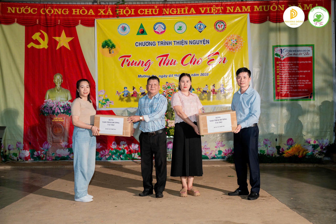 Bệnh viện YHCT tỉnh Lào Cai khám bệnh tình nguyện và trao quà 'Trung thu cho em' tại xã Mường Bo