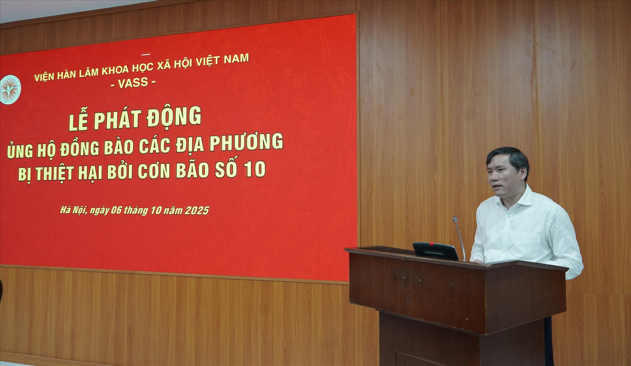 GS.TS. Lê Văn Lợi, Chủ tịch Viện Hàn lâm phát động ủng hộ đồng bào bị thiệt hại bởi cơn bão số 10 gây ra.