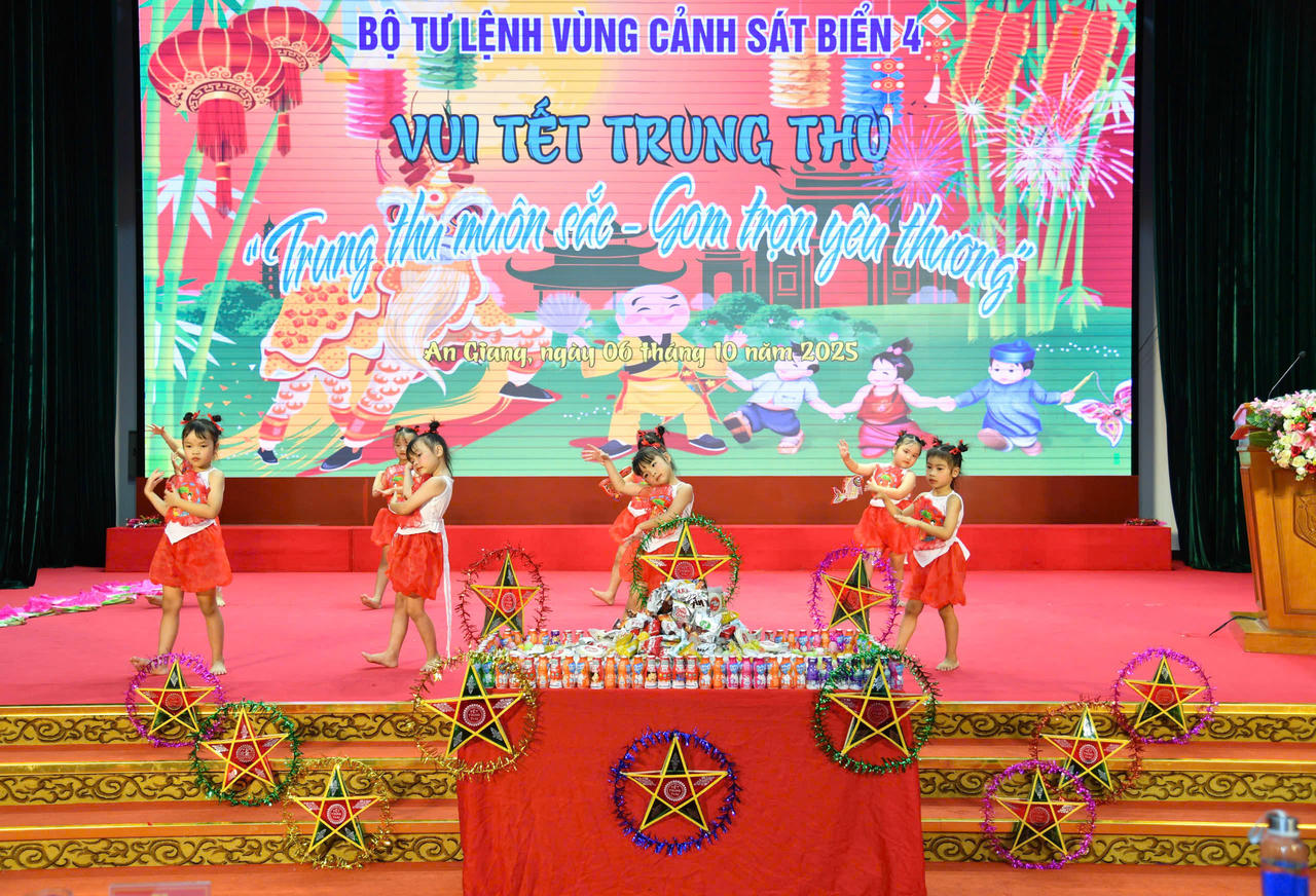 BTL Vùng Cảnh sát biển 4 tổ chức Trung thu ấm áp cho con cán bộ, nhân viên đơn vị