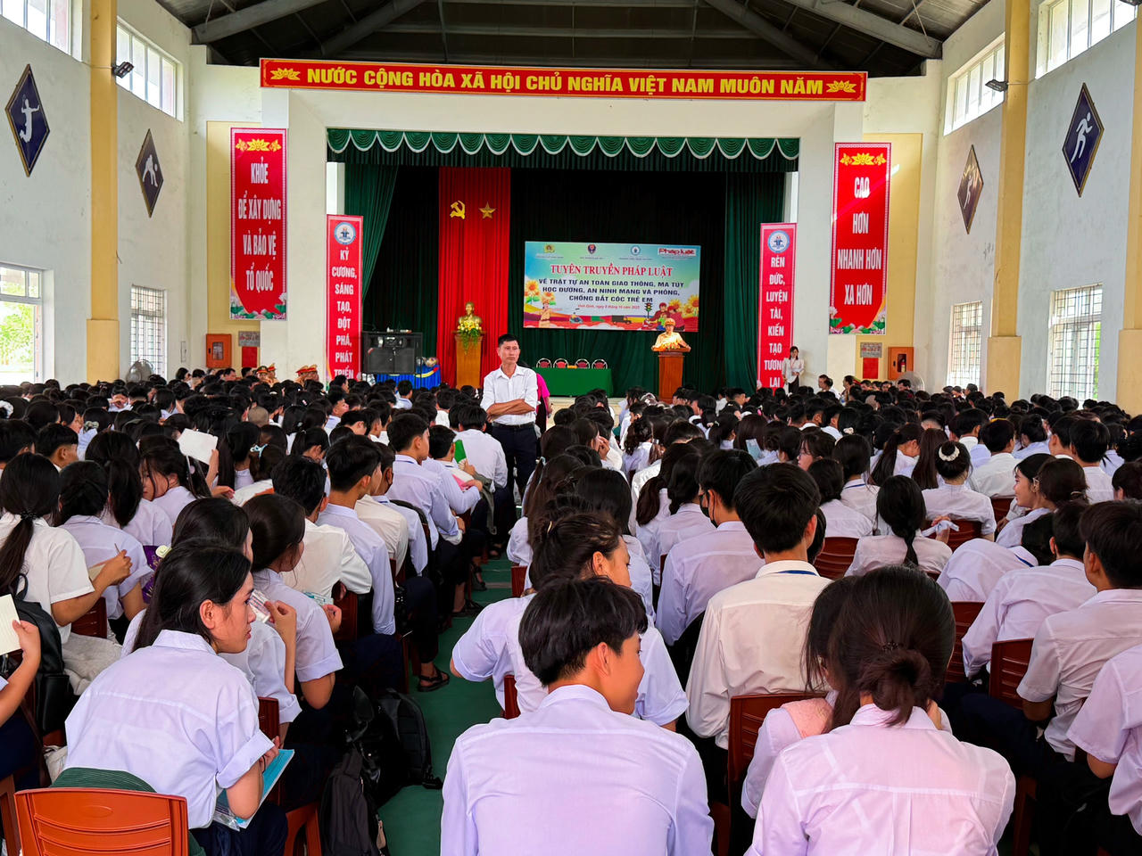 Quang cảnh buổi tuyên truyền.