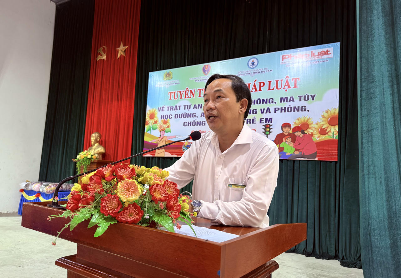 Thầy Võ Văn Nhân – Hiệu trưởng Trường THPT Trần Thị Tâm mong muốn các cơ quan, đơn vị tiếp tục quan tâm, phối hợp tổ chức nhiều hơn nữa các hoạt động tuyên truyền, phổ biến pháp luật cho học sinh.