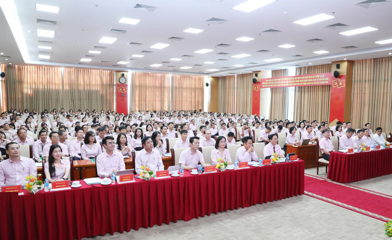 Quang cảnh hội nghị