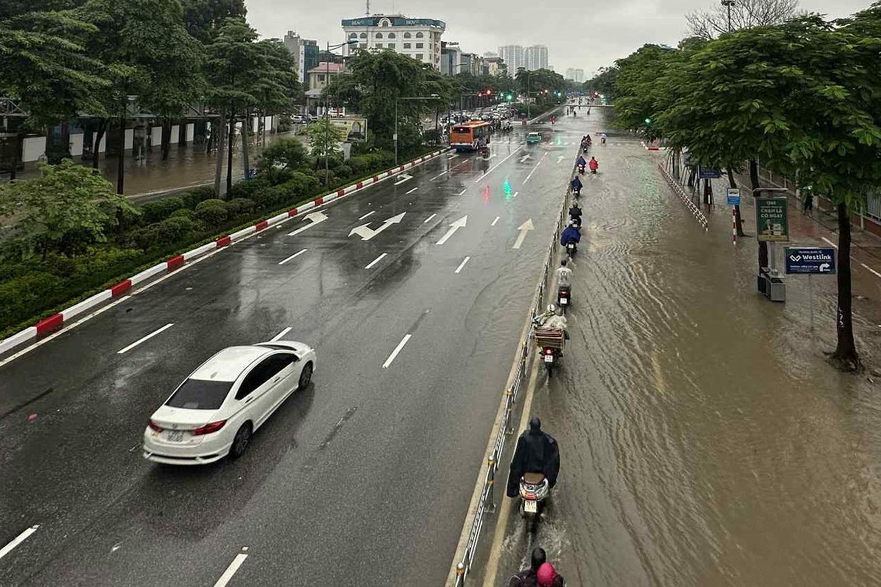 Thời tiết ngày 8/10: Mưa rào tiếp diễn ở Hà Nội và nhiều khu vực