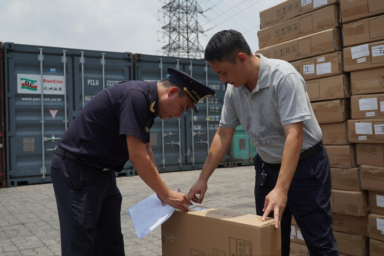 Hải quan - Ngân hàng tiếp tục tăng cường phối hợp phòng, chống buôn lậu, rửa tiền
