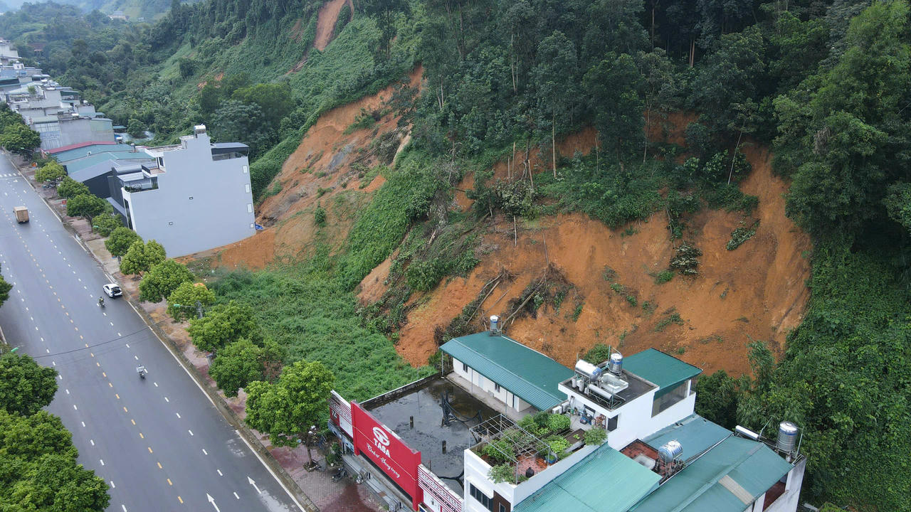 Khu vực sạt lở đang có dấu hiệu tiếp tục sụt lún nghiêm trọng&nbsp;