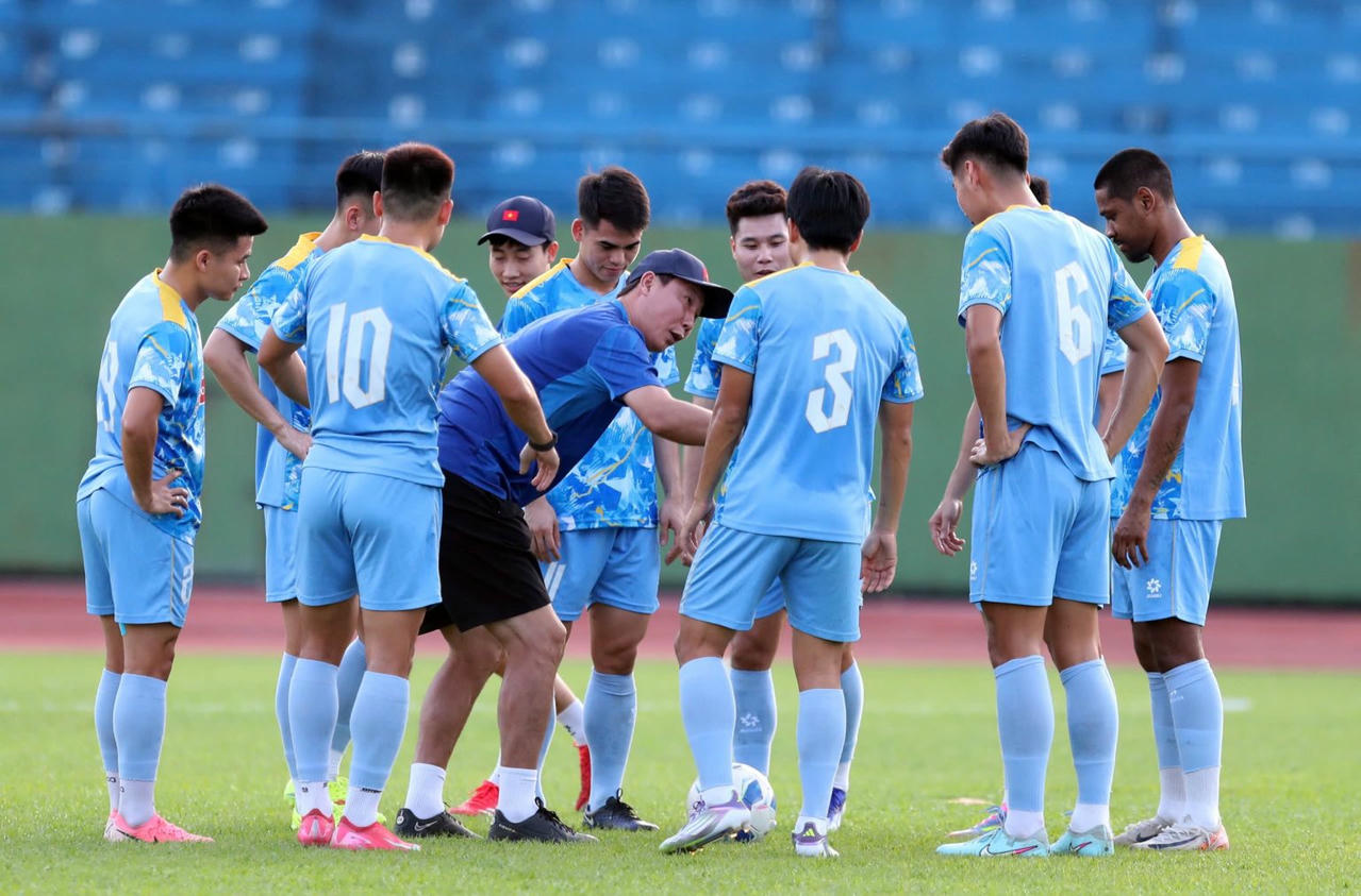 Ông Kim Sang Sik đặt mục tiêu chiến thắng trước Nepal