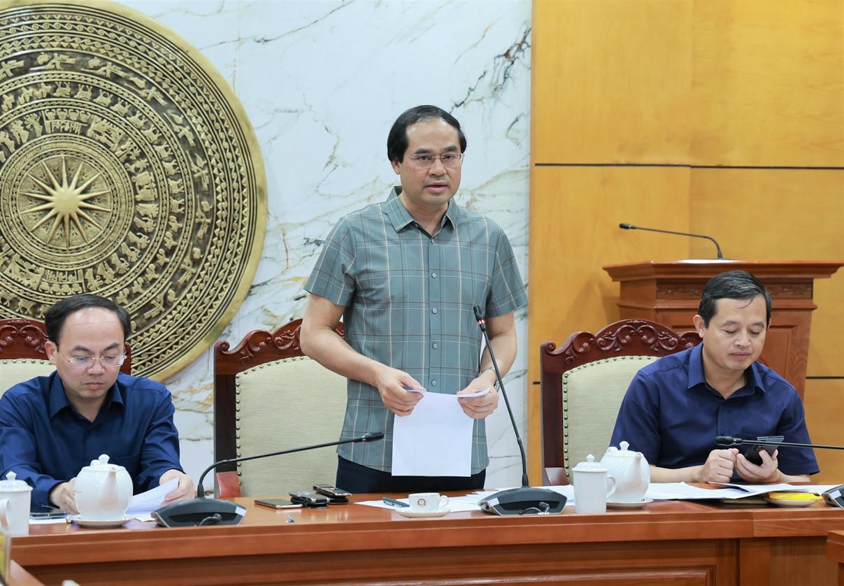 Phát biểu chỉ đạo tại cuộc họp, ông Trịnh Xuân Trường, Bí thư Tỉnh ủy Thái Nguyên biểu dương lực lượng công an, quân đội đã kịp thời ứng trực, triển khai lực lượng tham gia cứu hộ, cứu nạn và tổ chức gia cố đê.