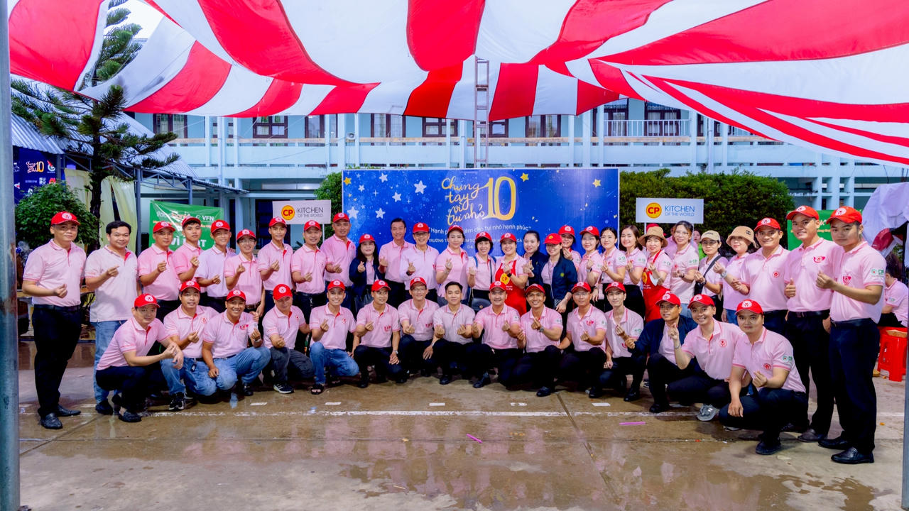 Biệt đội áo hồng CPV với tình thần chăm sóc và chia sẻ.