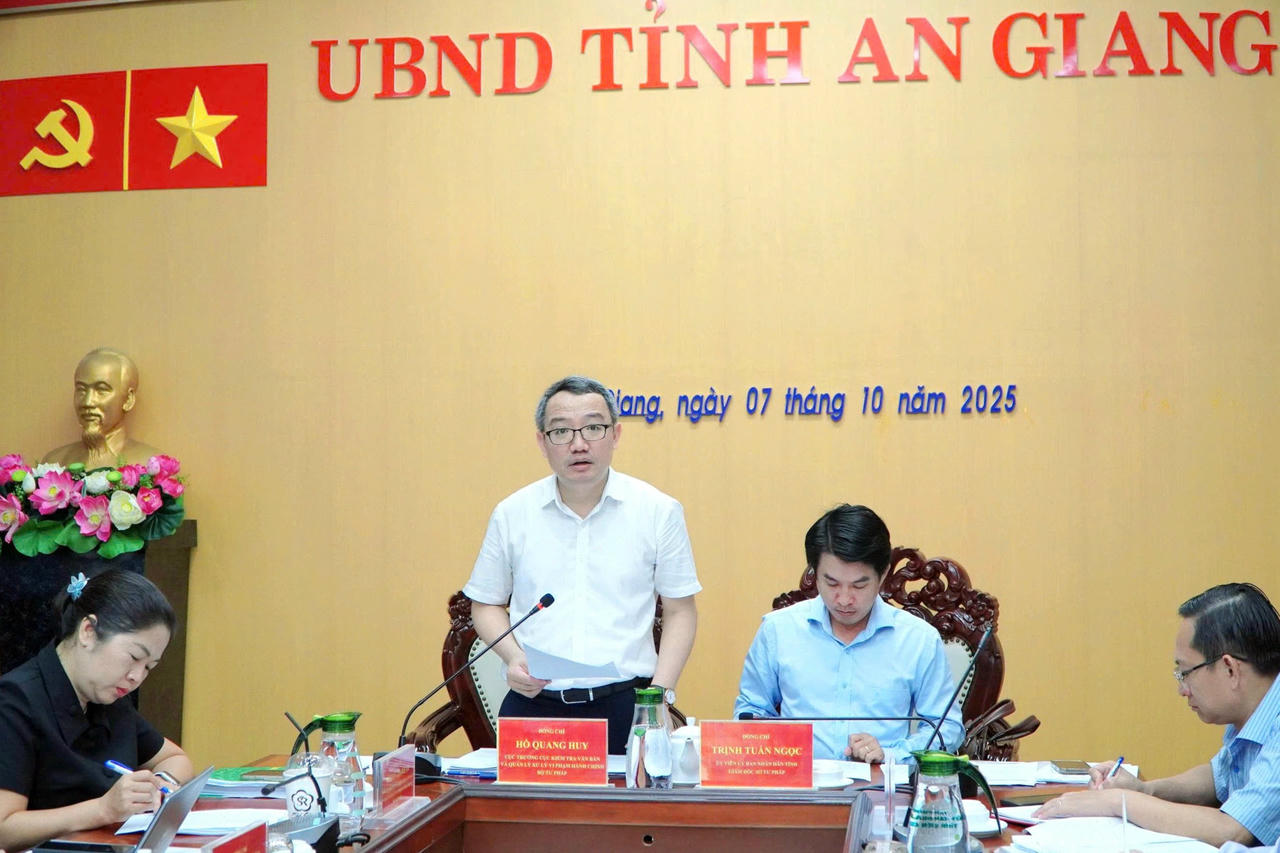 Bộ Tư pháp làm việc với UBND tỉnh An Giang về công tác thi hành pháp luật xử lý vi phạm hành chính trong lĩnh vực thủy sản