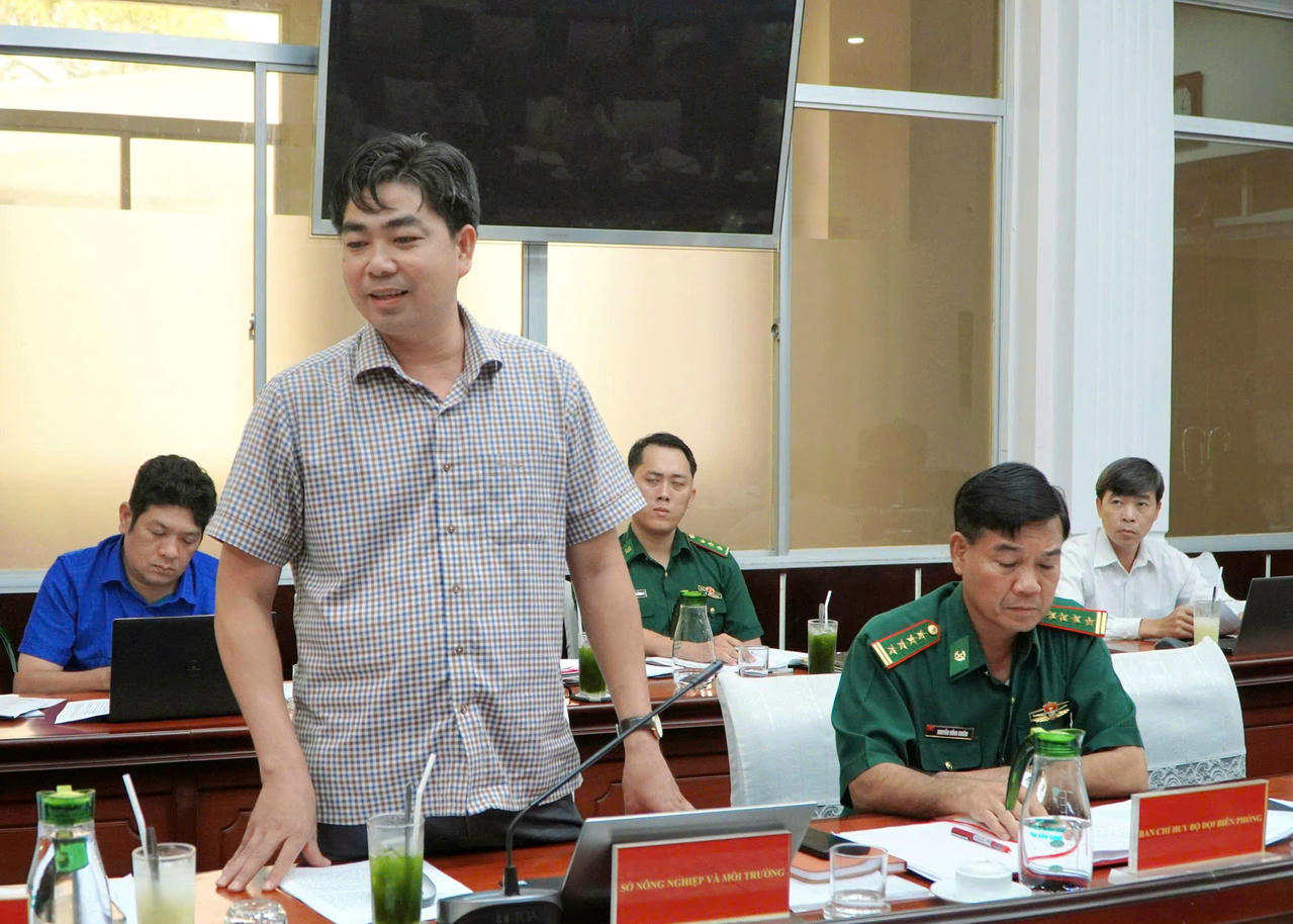 Ông Quách Văn Toàn, Phó Giám đốc Sở Nông nghiệp và Môi trường An Giang phát biểu tại buổi làm việc.