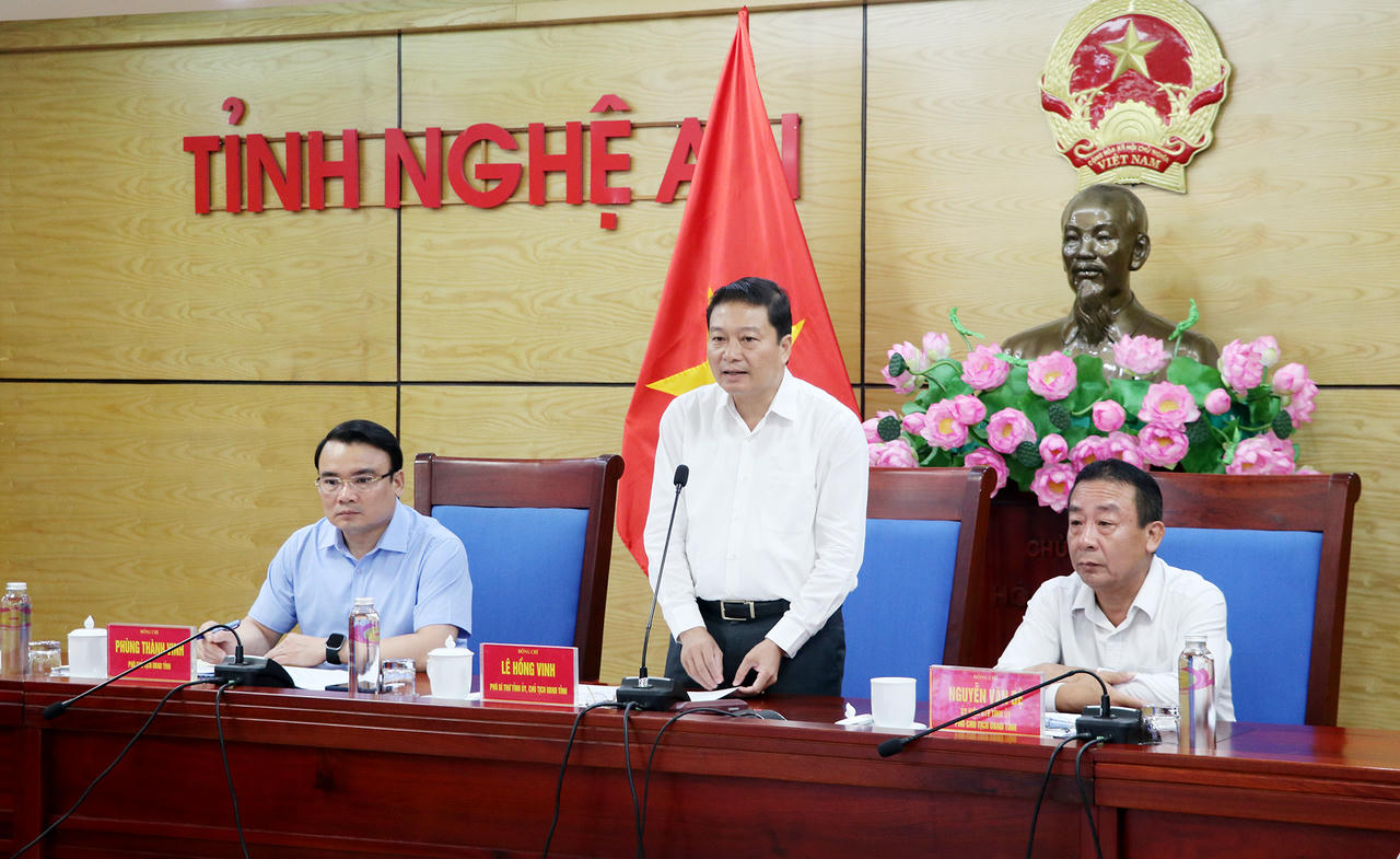 Chủ tịch UBND tỉnh Nghệ An Lê Hồng Vinh chủ trì cuộc họp về giải ngân đầu tư công trên địa bàn.
