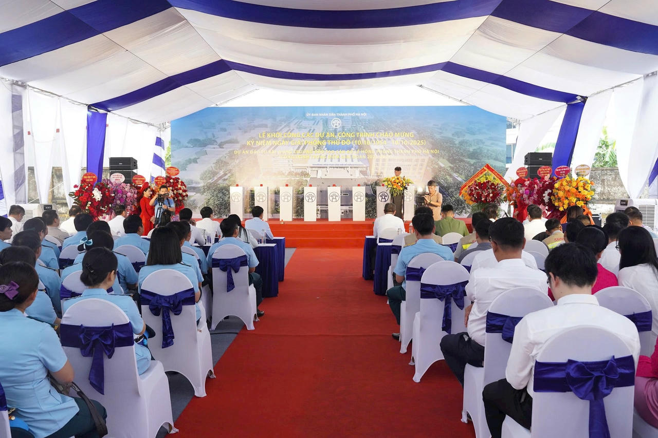 Toàn cảnh lễ khởi công.