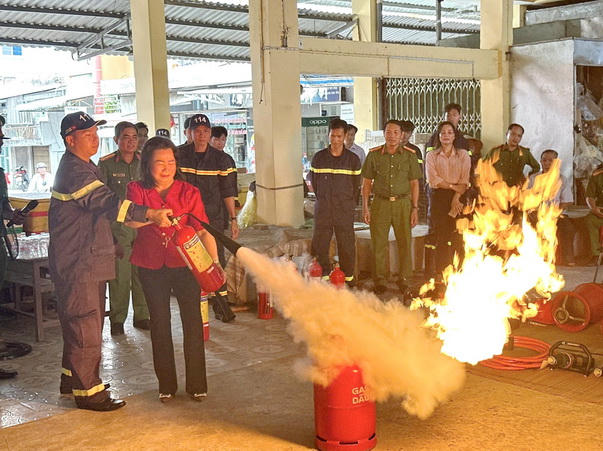 Cà Mau: Xây dựng ‘lá chắn thép’ phòng cháy, chữa cháy từ cơ sở