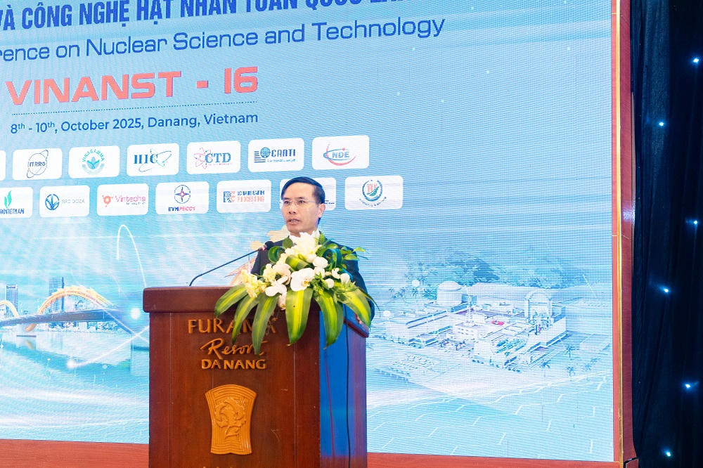 Chủ tịch UBND TP Đà Nẵng Phạm Đức Ấn phát biểu tại Hội nghị. 