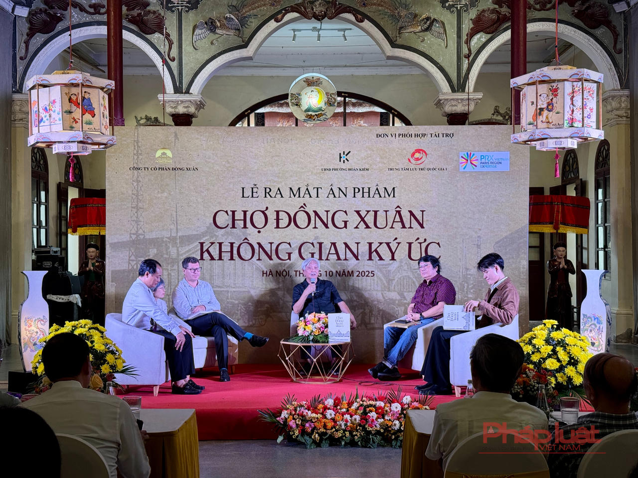 Toạ đàm giới thiệu ấn phẩm có sự tham gia của các nhà sử học, nhà báo, kiến trúc sư…