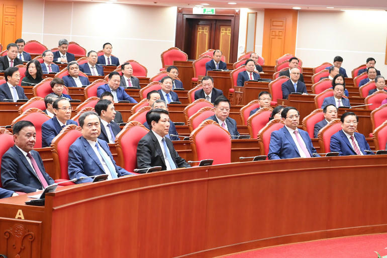 Các đồng chí lãnh đạo Đảng, Nhà nước và các đại biểu tham dự phiên bế mạc hội nghị. Ảnh: nhandan.vn