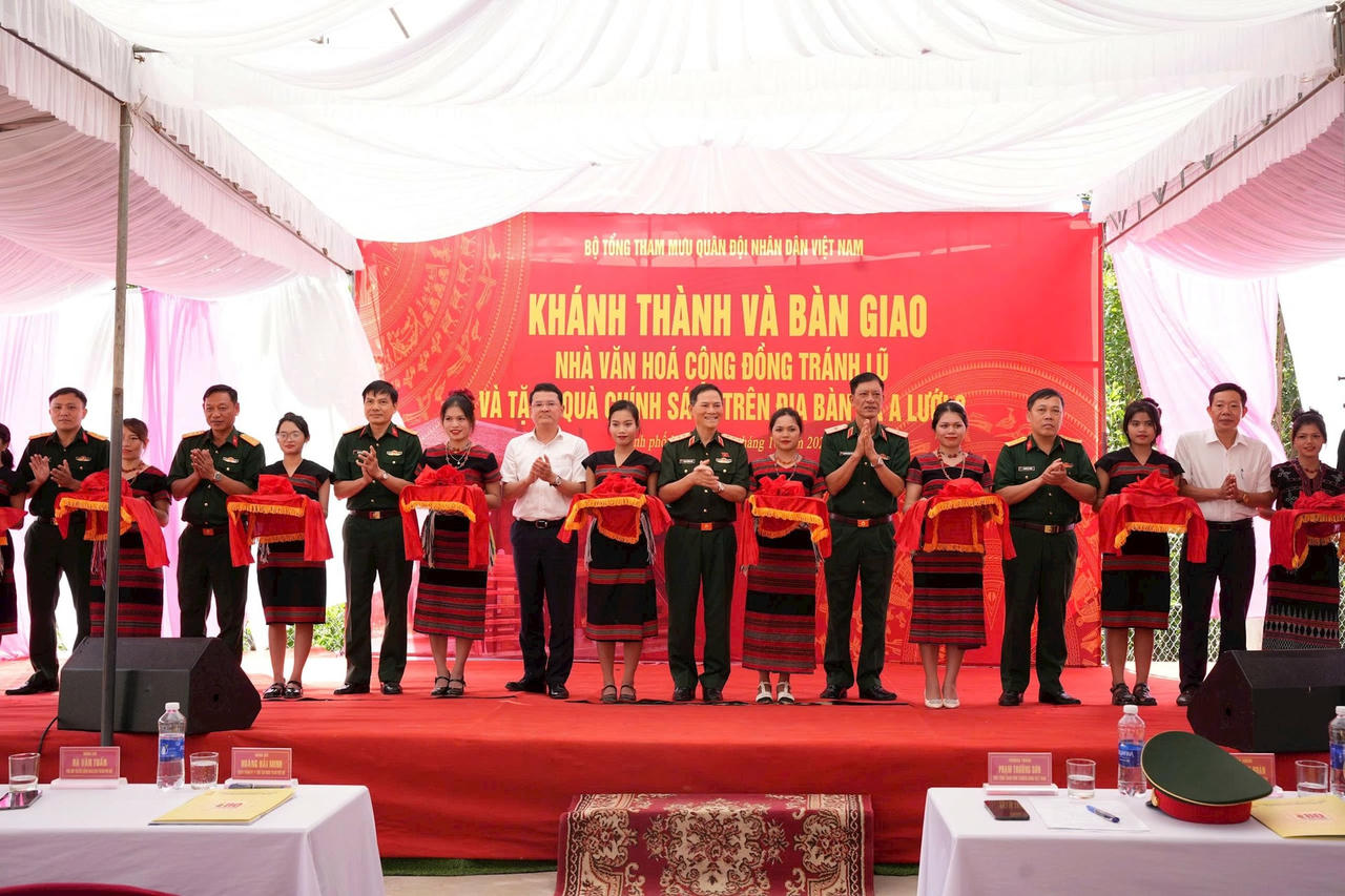 TP Huế: Khánh thành và bàn giao Nhà văn hóa cộng đồng tránh lũ tại xã A Lưới 3