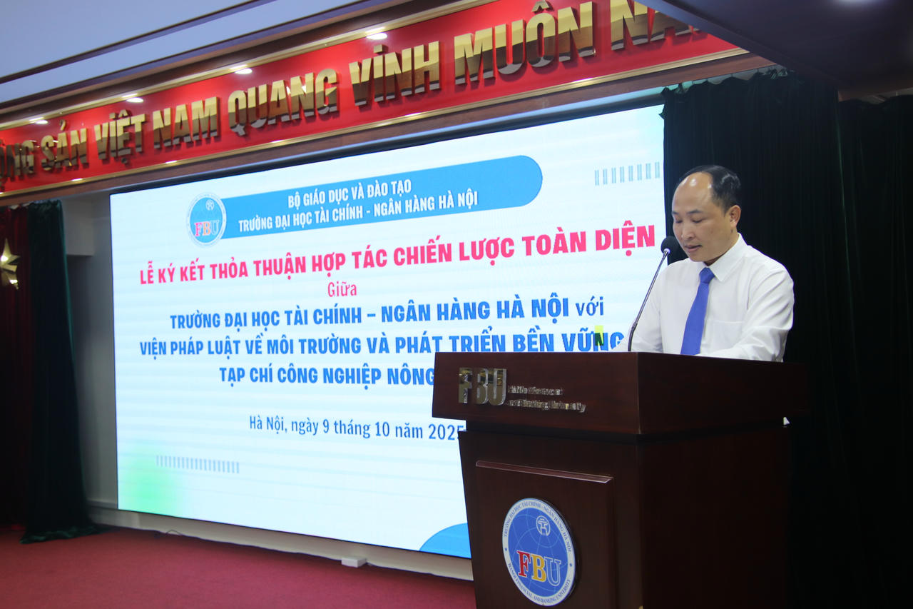 TS. Nguyễn Việt Dũng, Viện trưởng Viện Pháp luật về Môi trường và Phát triển bền vững.