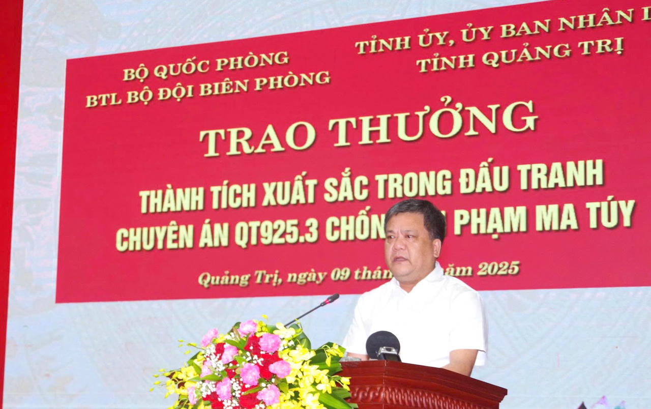 Chủ tịch UBND tỉnh Quảng Trị Trần Phong biểu dương tinh thần mưu trí, dũng cảm của lực lượng Bộ đội Biên phòng.