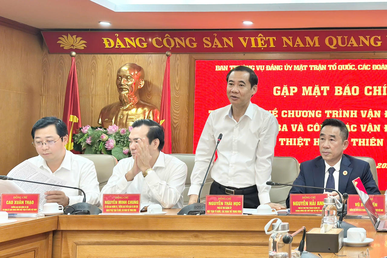 Ông Nguyễn Thái Học, Phó Bí thư Đảng ủy MTTQ, các đoàn thể Trung ương phát biểu kết luận buổi gặp mặt báo chí. Ảnh: PV