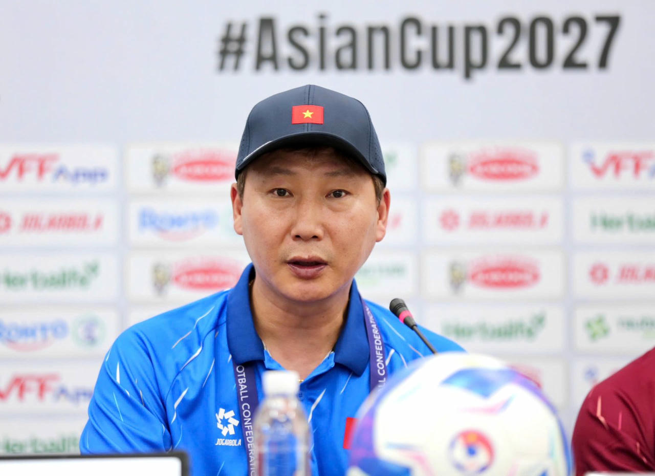 Ông Kim Sang Sik đặt mục tiêu chiến thắng trước Nepal