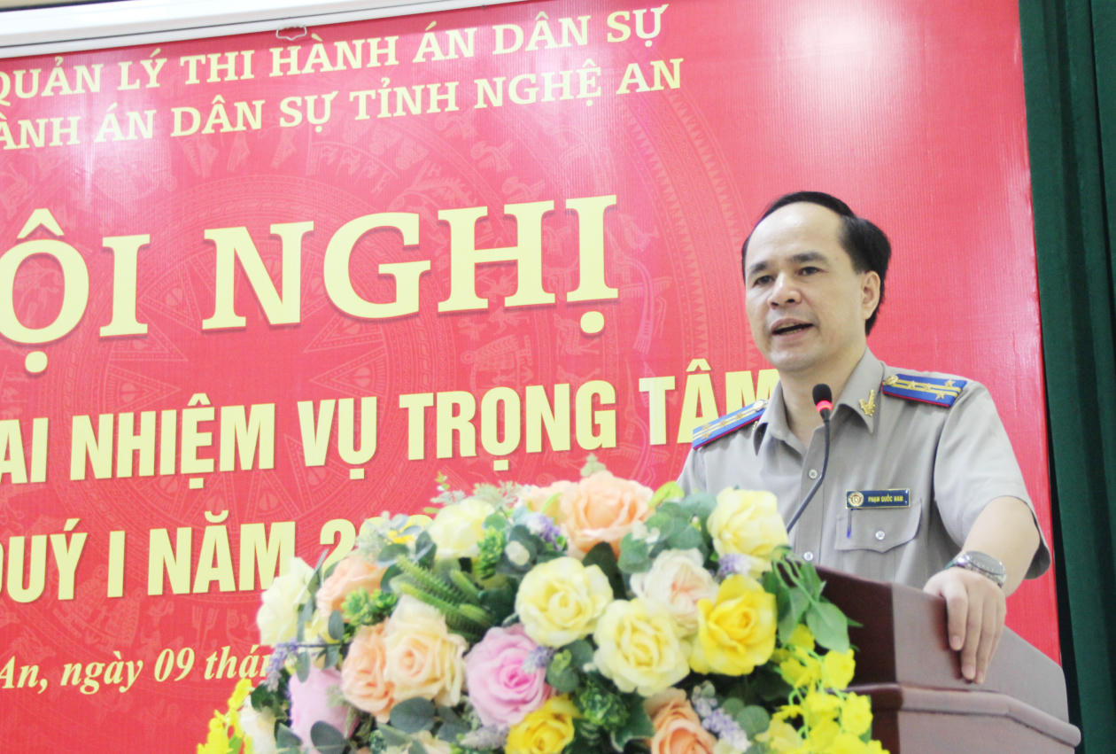 Ông Phạm Quốc Nam - Trưởng Thi hành án dân sự tỉnh Nghệ An phát biểu tại Hội nghị