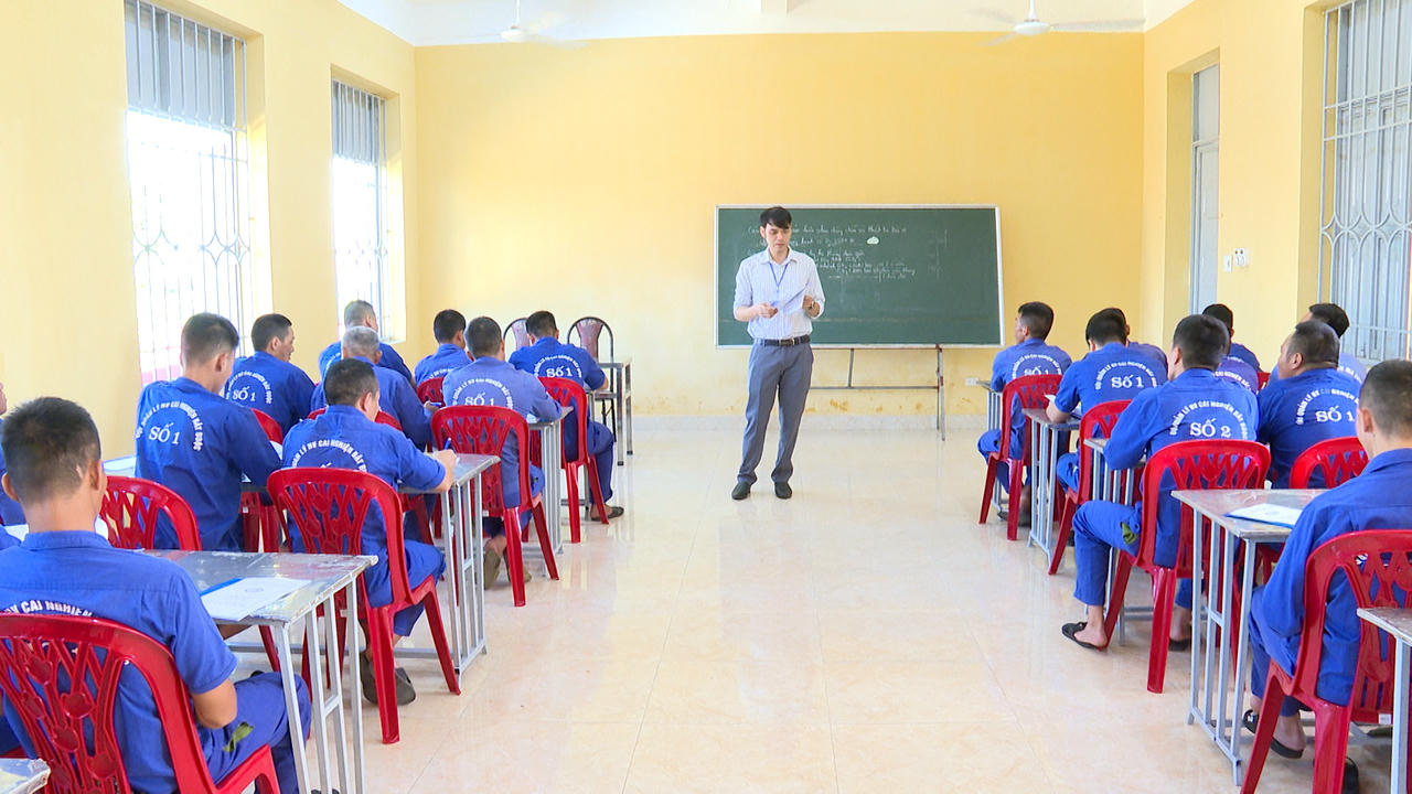 Công an Hải Phòng khai giảng lớp đào tạo nghề cho 140 học viên cai nghiện ma tuý