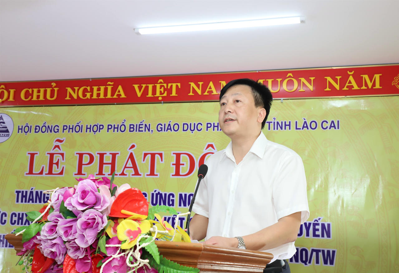 Ông&nbsp;Đặng Đình Chung - Giám đốc Sở Tư pháp báo cáo kết quả xây dựng thi hành pháp luật trên địa bàn tỉnh