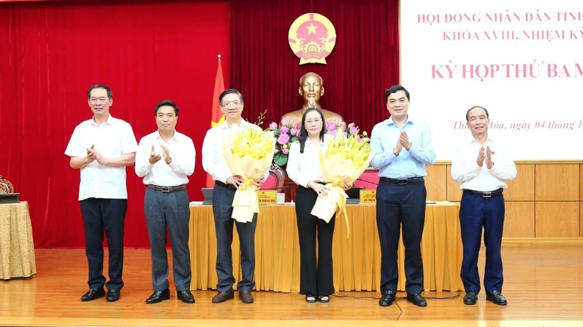 Tại kỳ họp thứ 34 vừa qua, HĐND tỉnh Thanh Hóa khóa XVIII, nhiệm kỳ 2021-2026 đã tiến hành bầu Trưởng Ban Kinh tế - Ngân sách và Trưởng Ban Văn hóa - Xã hội nhằm kiện toàn công tác nhân sự cho HĐND tỉnh.