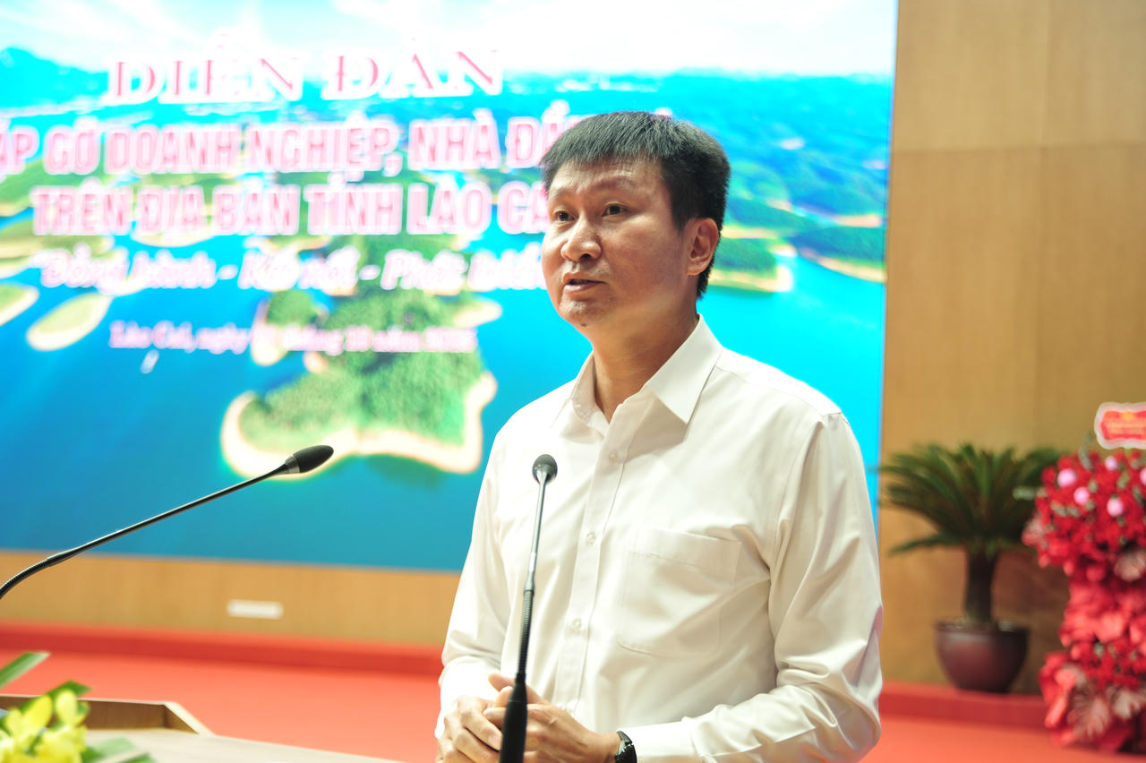 Chủ tịch UBND tỉnh Lào Cai Trần Huy Tuấn phát biểu khai mạc.