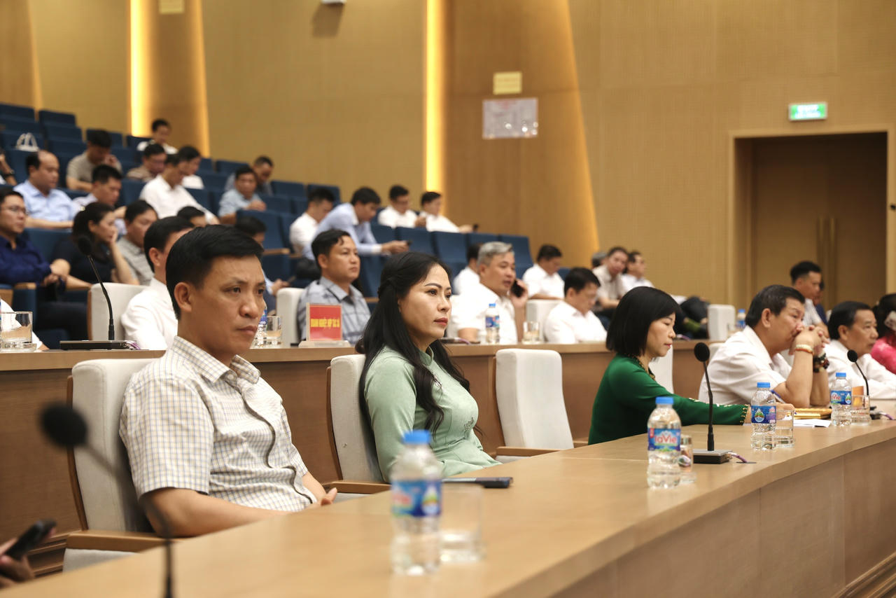 Các doanh nghiệp, nhà đầu tư tham dự Diễn đàn.