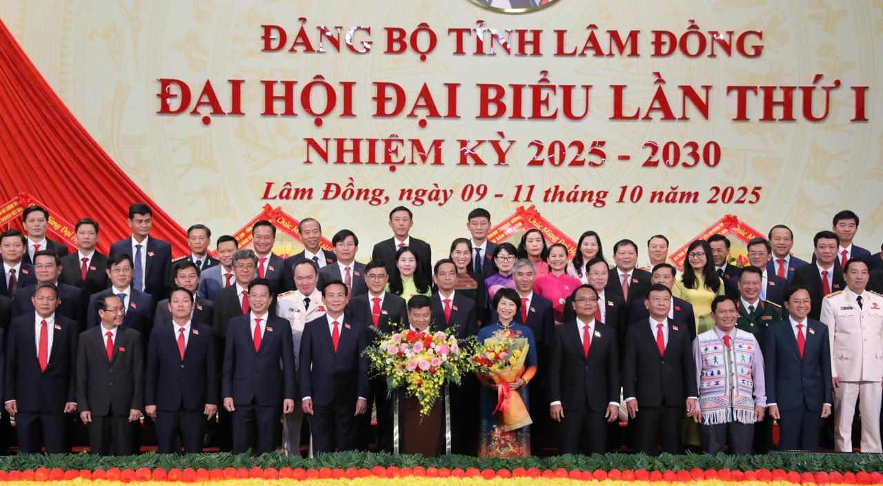 Ông Y thanh Hà Niê Kđăm, Uỷ viên Trung ương Đảng, Bí thư Tỉnh uỷ Lâm Đồng phát biểu nhận nhiệm vụ.