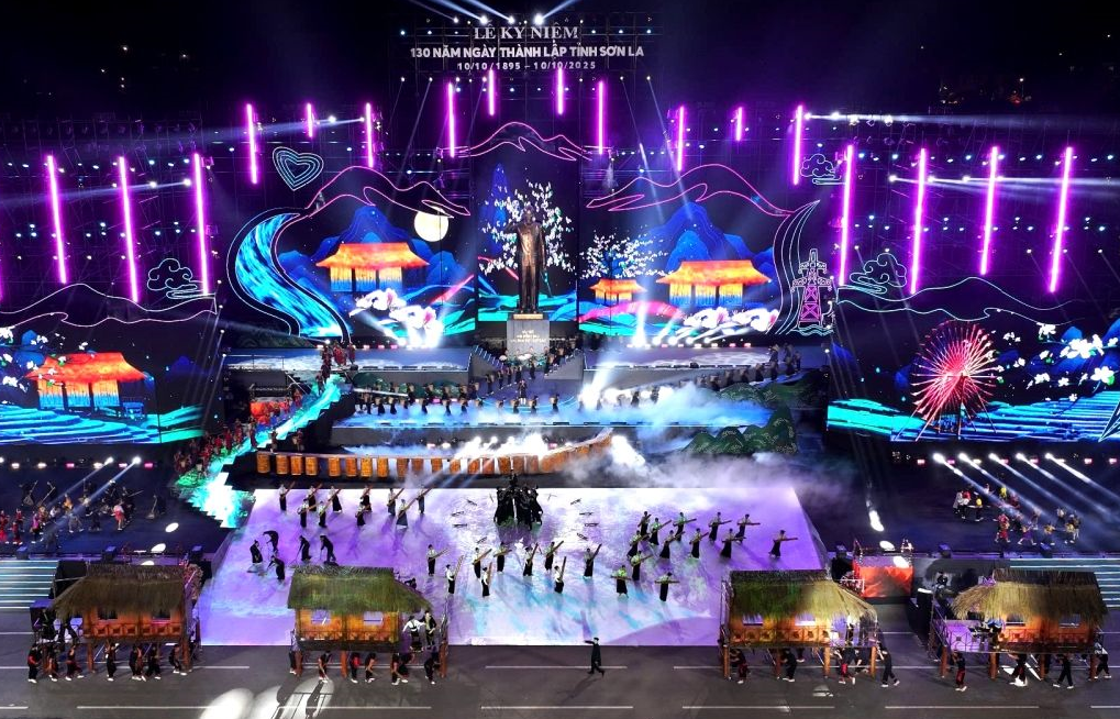 Chương trình nghệ thuật tại lễ kỷ niệm.