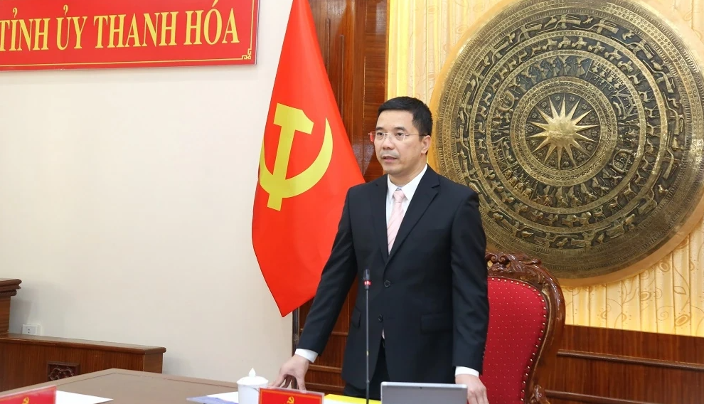 Phó Bí thư Thường trực Tỉnh ủy Nguyễn Hồng Phong phát biểu kết luận tại buổi họp báo.