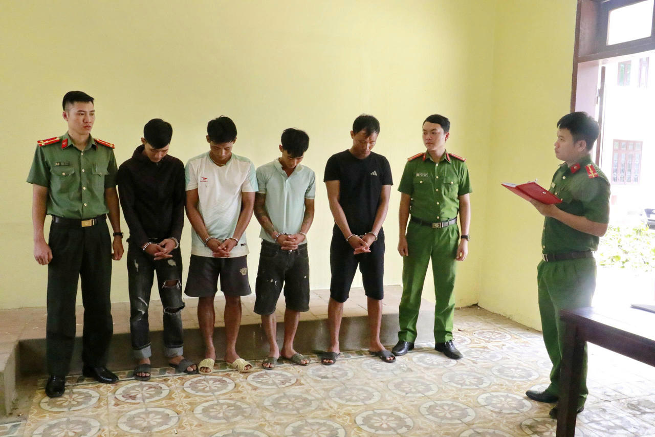 Bắt giữ 4 anh em trộm cắp nhiều tài sản của người dân vùng lũ lụt