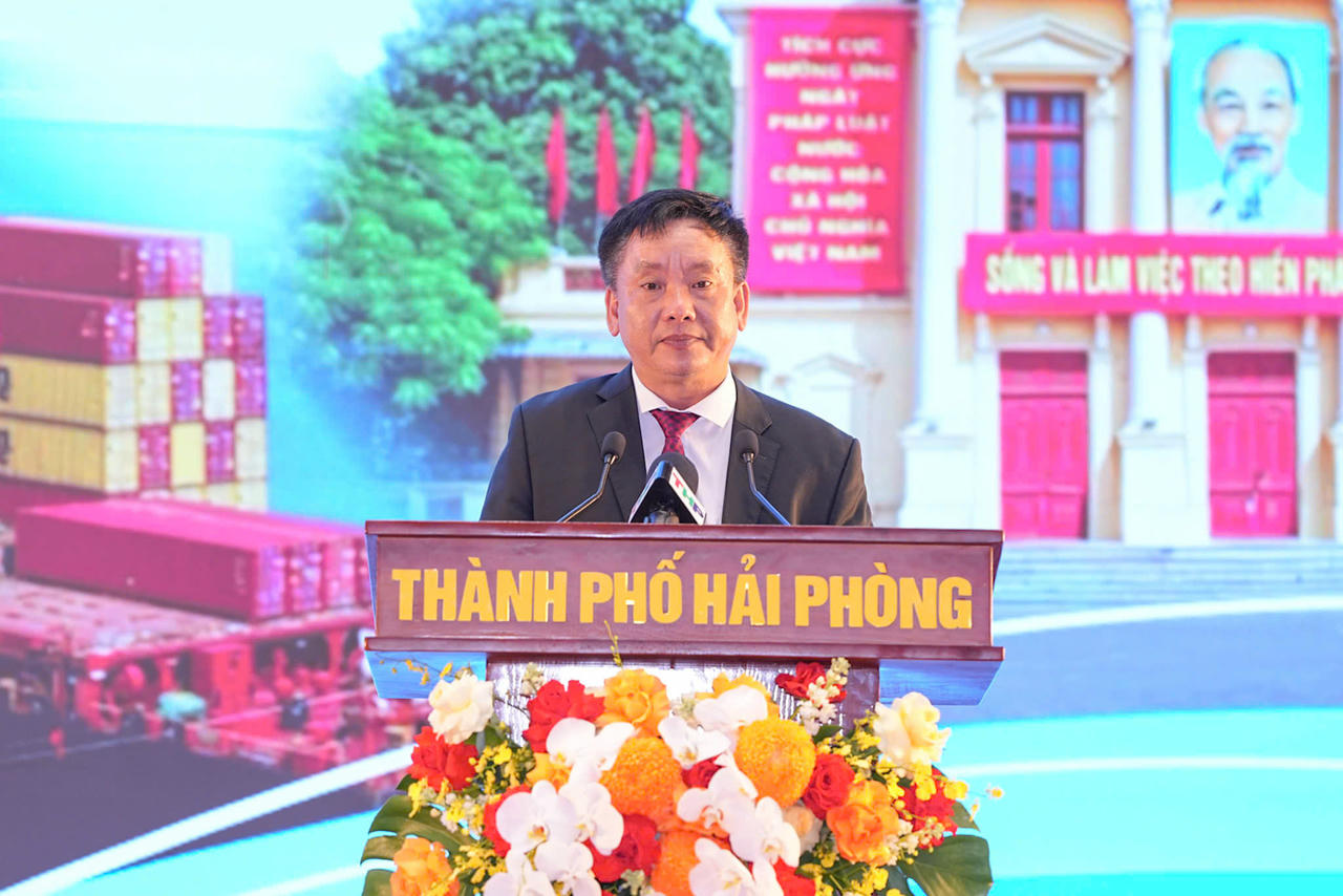 Phó Chủ tịch UBND TP Trần Văn Quân phát biểu khai mạc