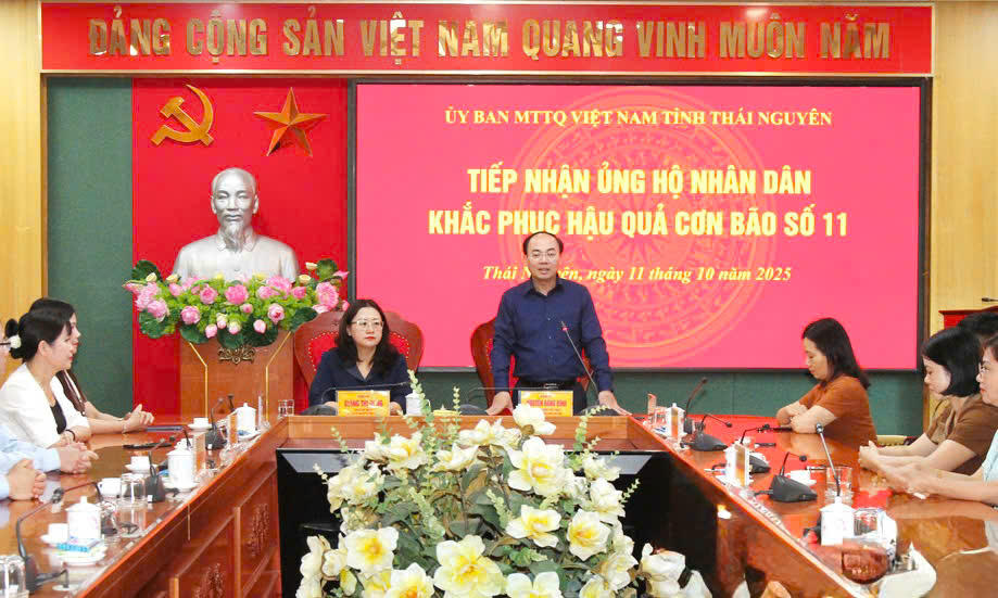 Quang cảnh buổi làm việc (ảnh: Hoàng Thu)