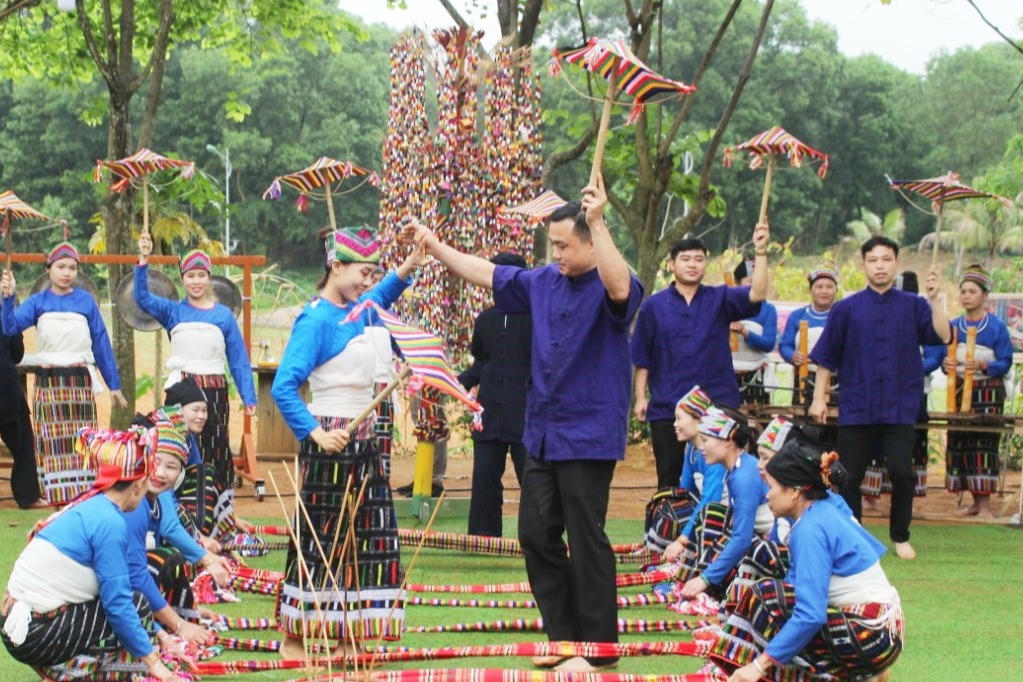 Triển lãm 'Sắc màu các dân tộc Việt Nam' tôn vinh đời sống và văn hóa 54 dân tộc