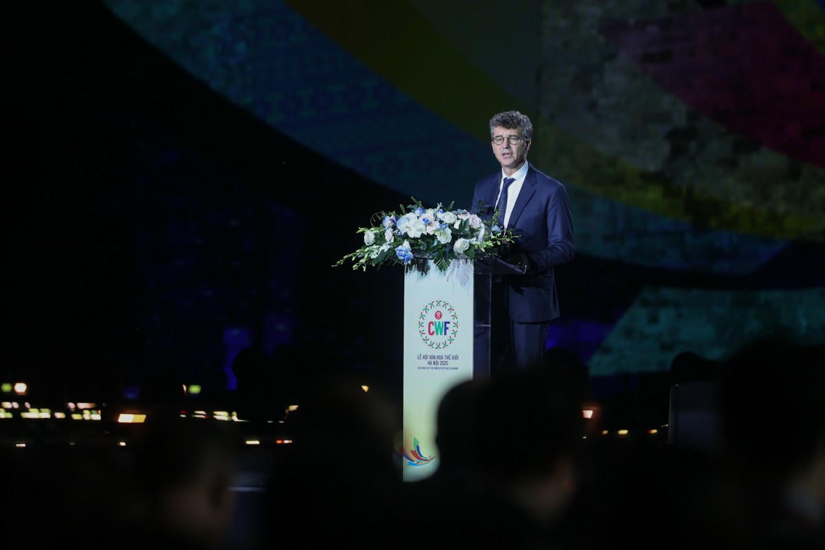 Ông Jonathan Baker, Trưởng đại diện Văn phòng UNESCO tại Việt Nam phát biểu tại lễ khai mạc. Ảnh Nhật Bắc