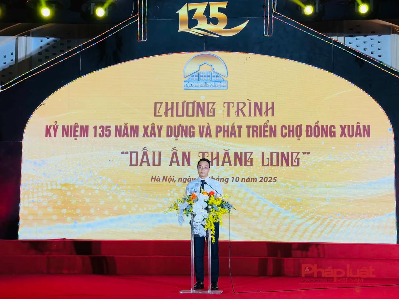 Chủ tịch UBND phường Hoàn Kiếm&nbsp;Trịnh Hoàng Tùng đánh giá cao những đóng góp của Chợ Đồng Xuân trong suốt chặng đường 135 năm qua.&nbsp;