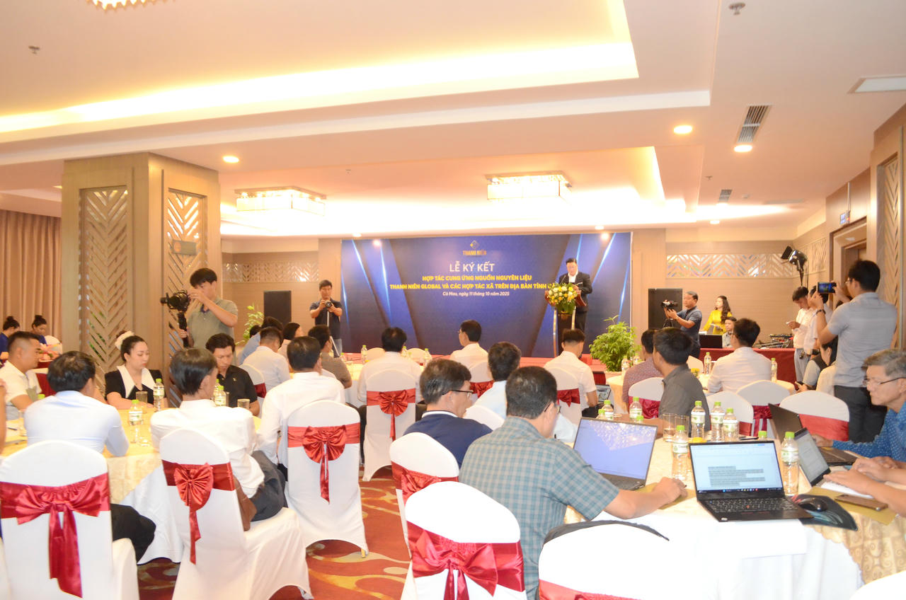 Quang cảnh lễ ký kết.