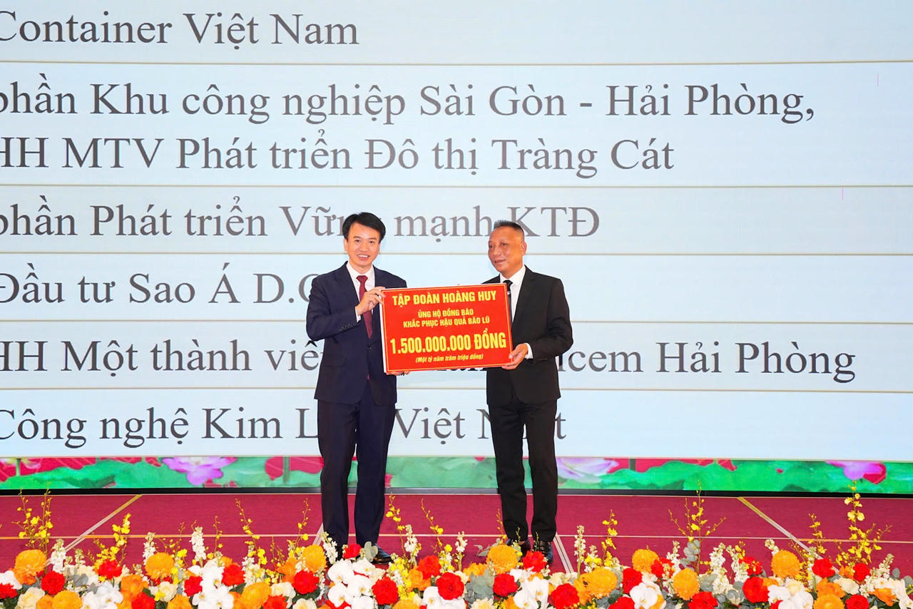 Tập đoàn Hoàng Huy ủng hộ đồng bào khắc phục hậu quả bão lũ