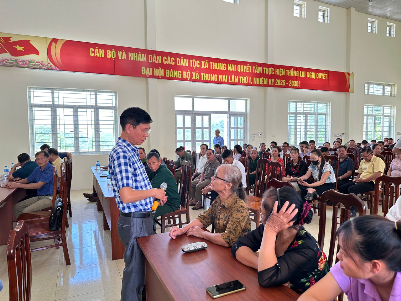 Báo cáo viên Bùi Quang Ngọc chia sẻ tại Hội nghị